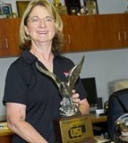 Lucy Schenk With Trophy (1)