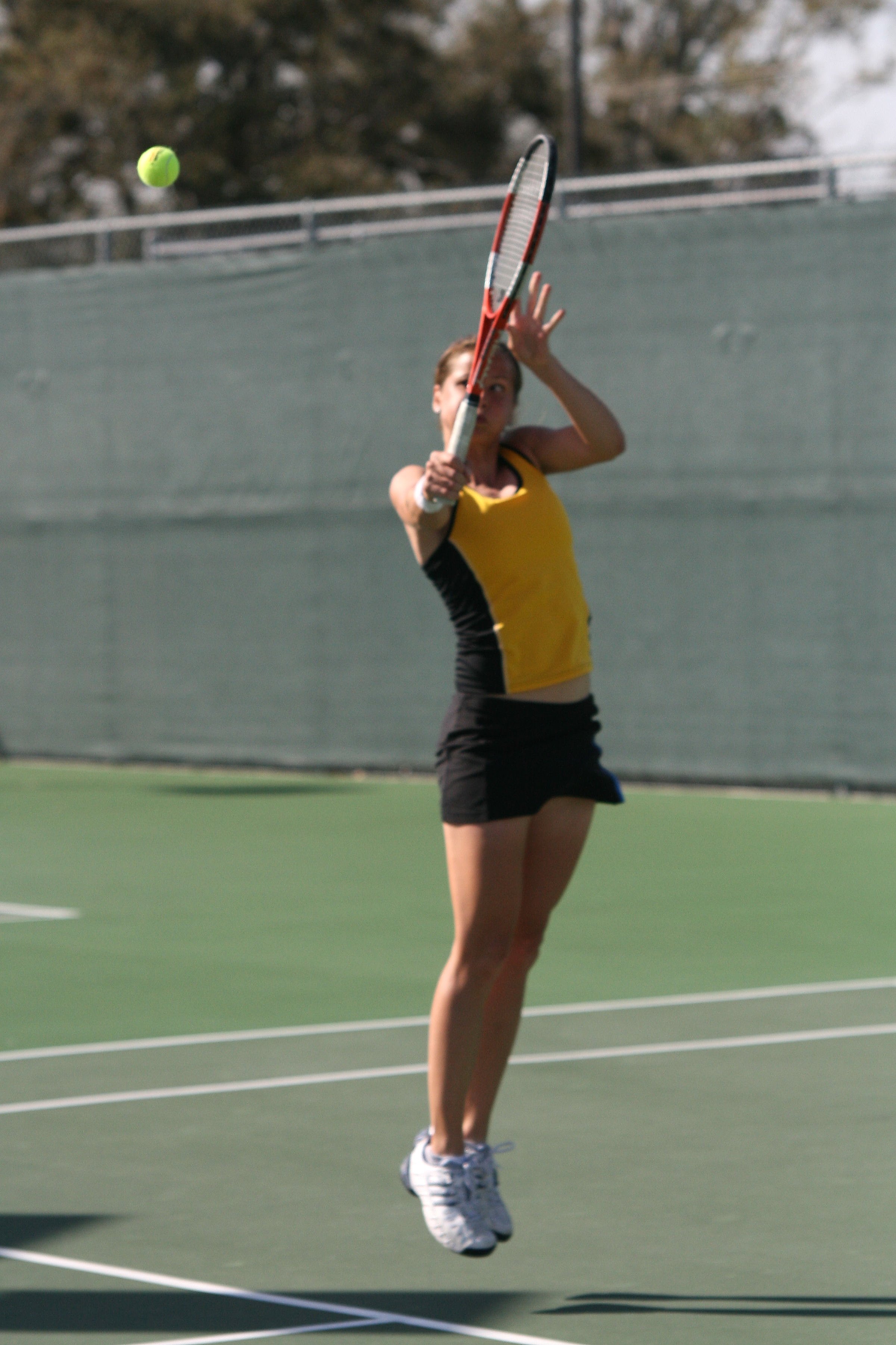 Urska Dobersek playing tennis