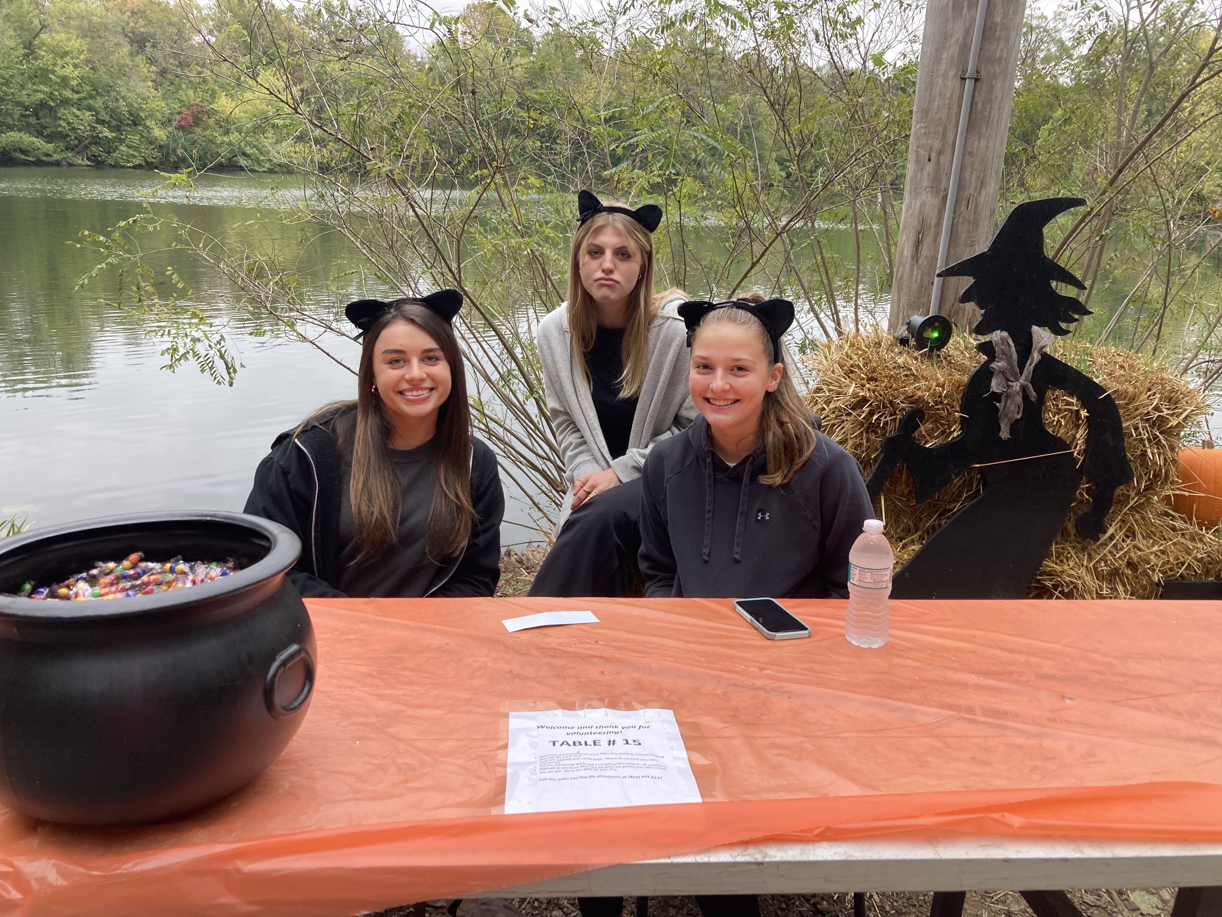 Biology Club Volunteers distributing candy at 2021 Boo at the Zoo